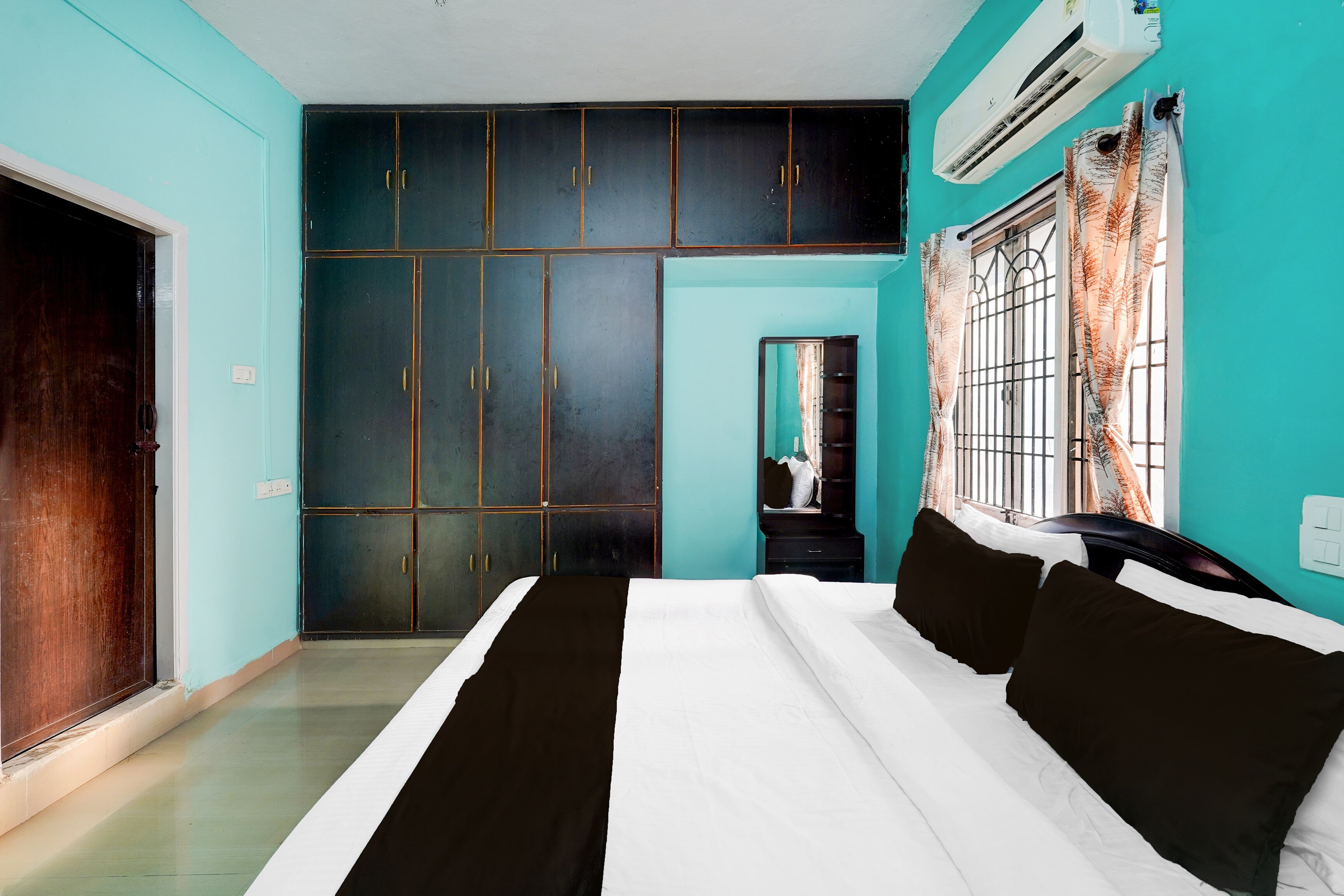 Hotel O SRI BALAJI HOME STAYS - Tap to explore photos