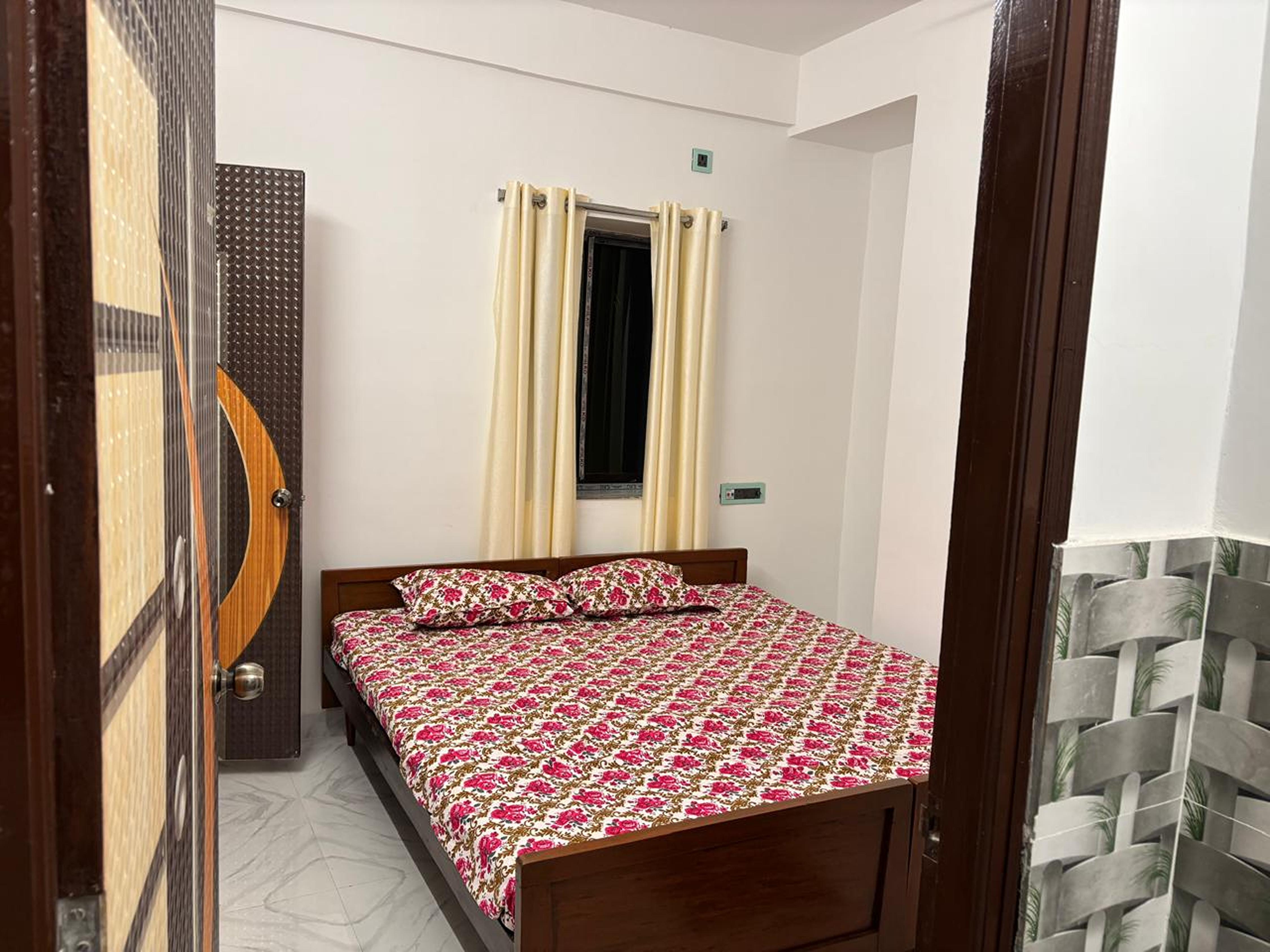 StayEasy-Rosewood Nest Kolkata - Tap to explore photos