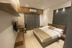 Hotel Dwarka Grand, Chhatrapati Sambhajinagar