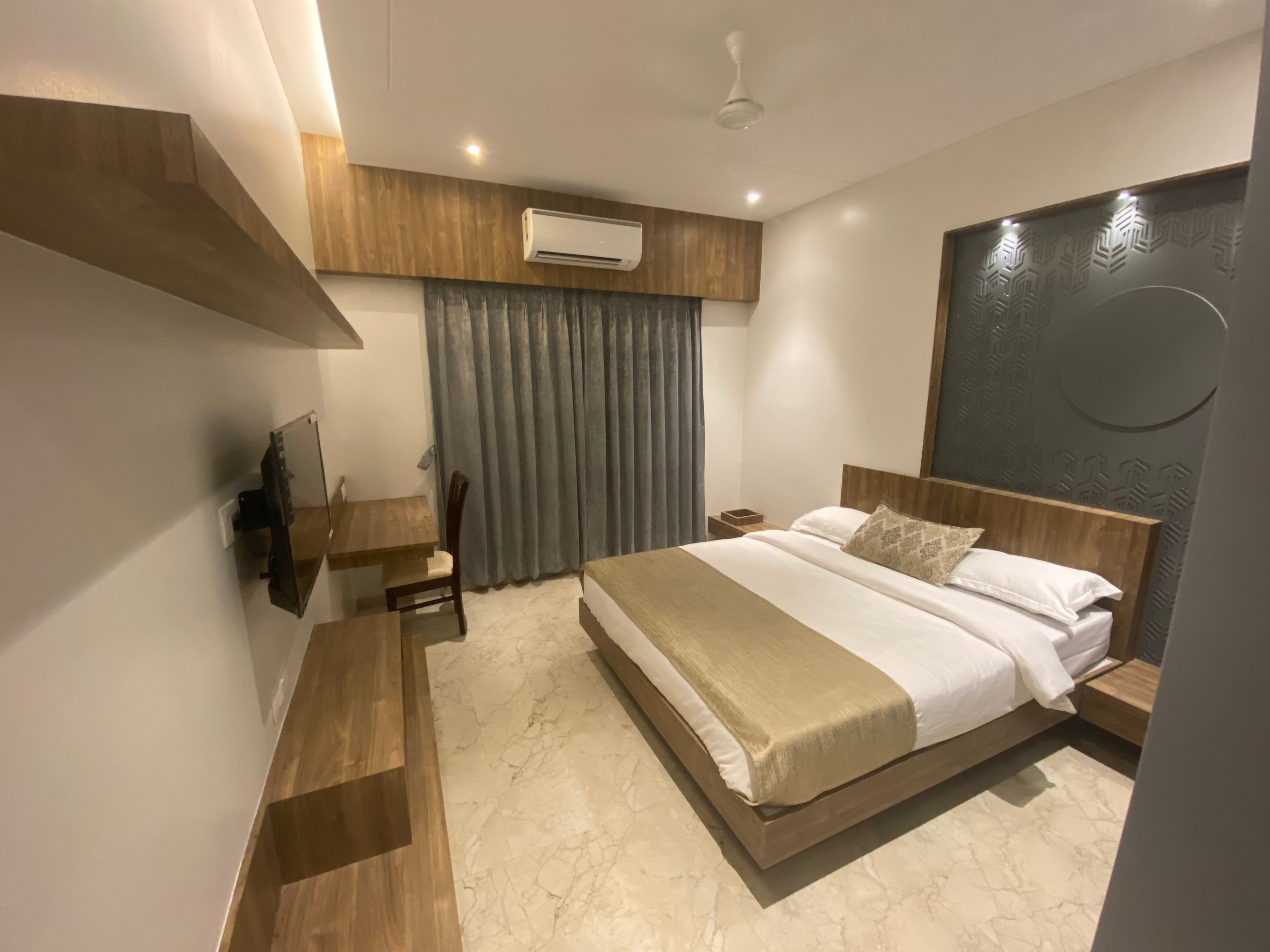 Deluxe Room 1