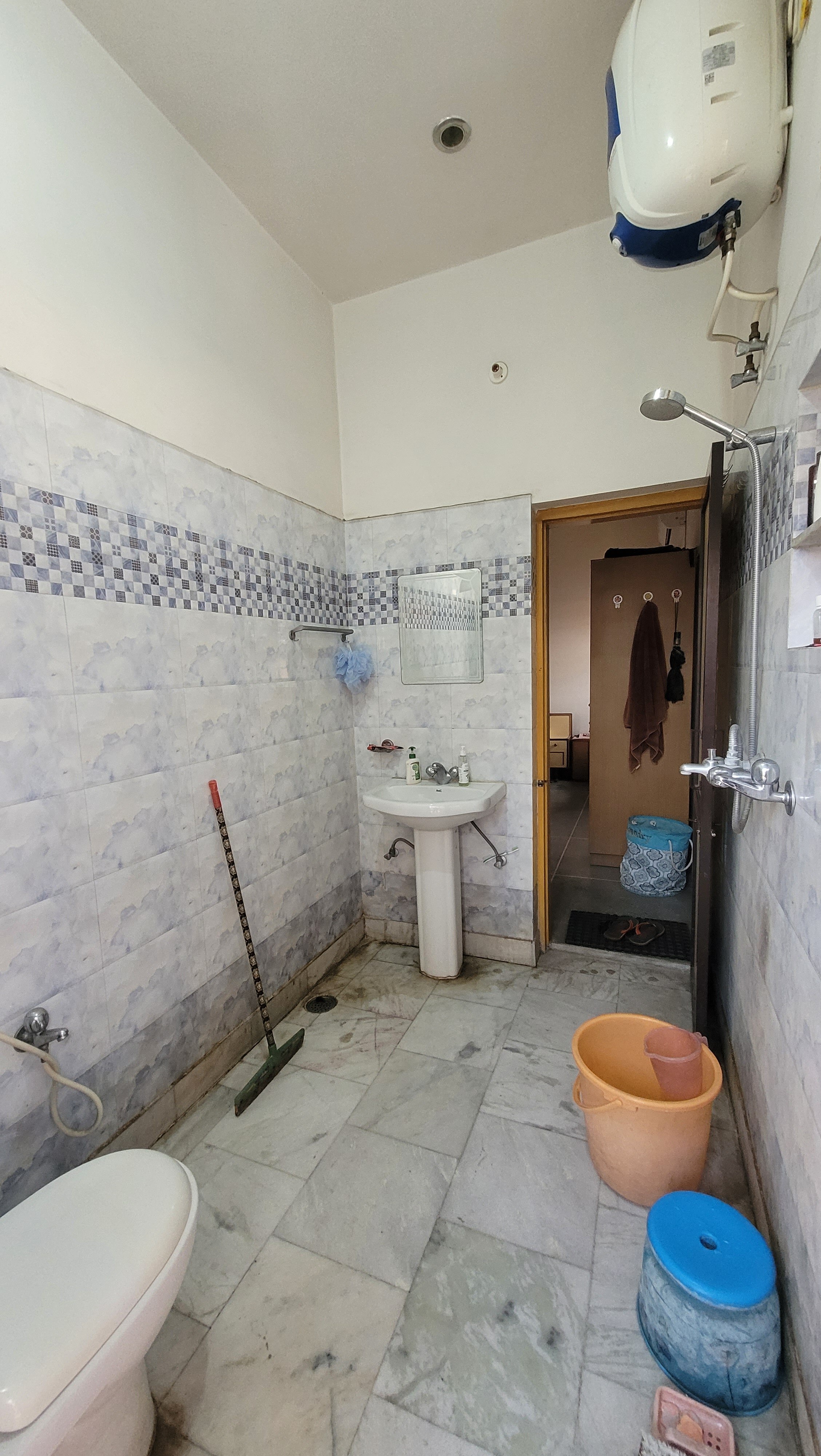Private Bedroom attached bathroom - Tap to explore photos