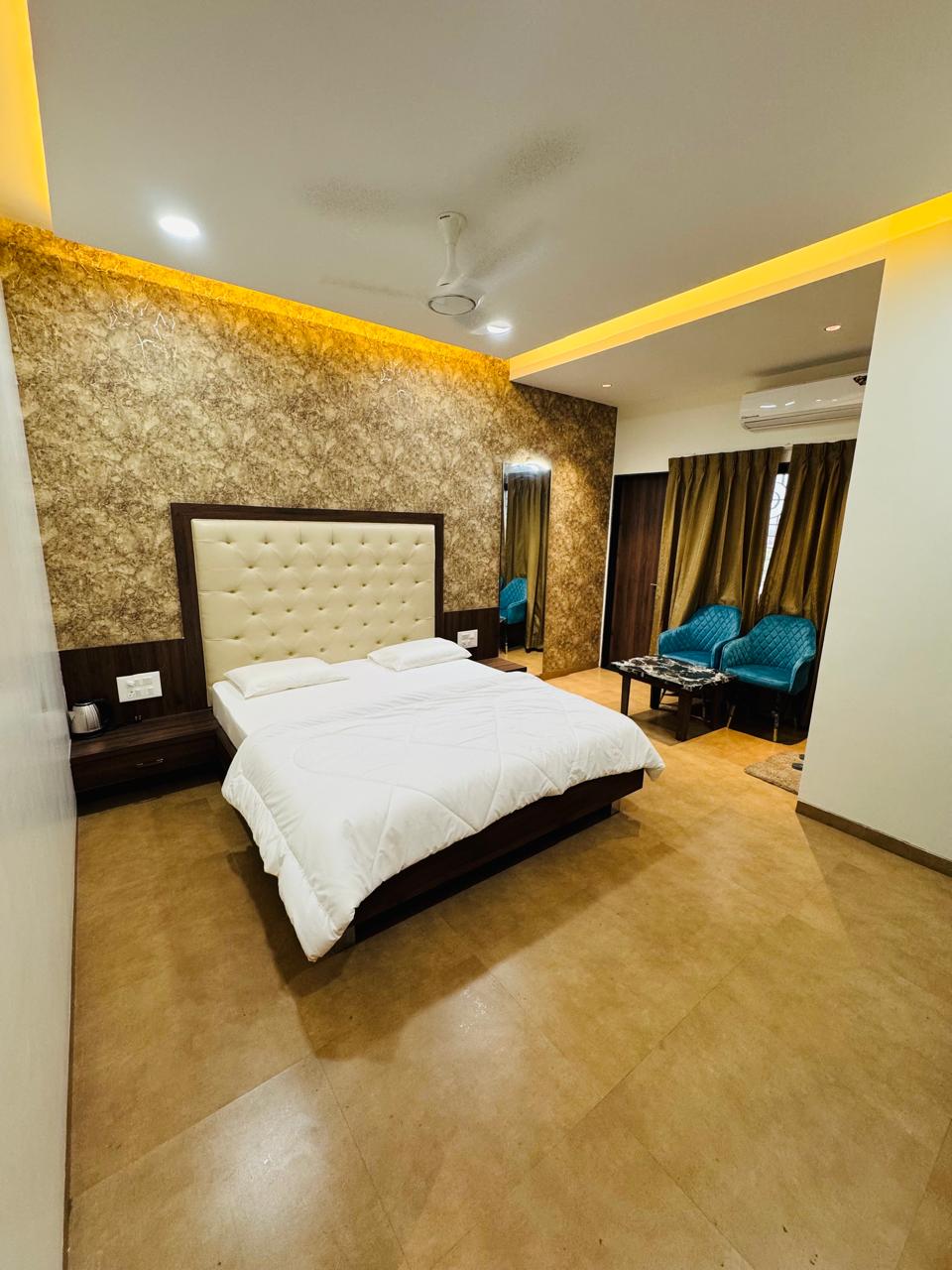 Hotel Merit Lodging - Tap to explore photos