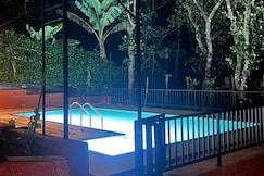 Villa With View By Peakaavu Cottages, Kattappana