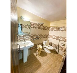 Super Deluxe Room with AC and & Wifi