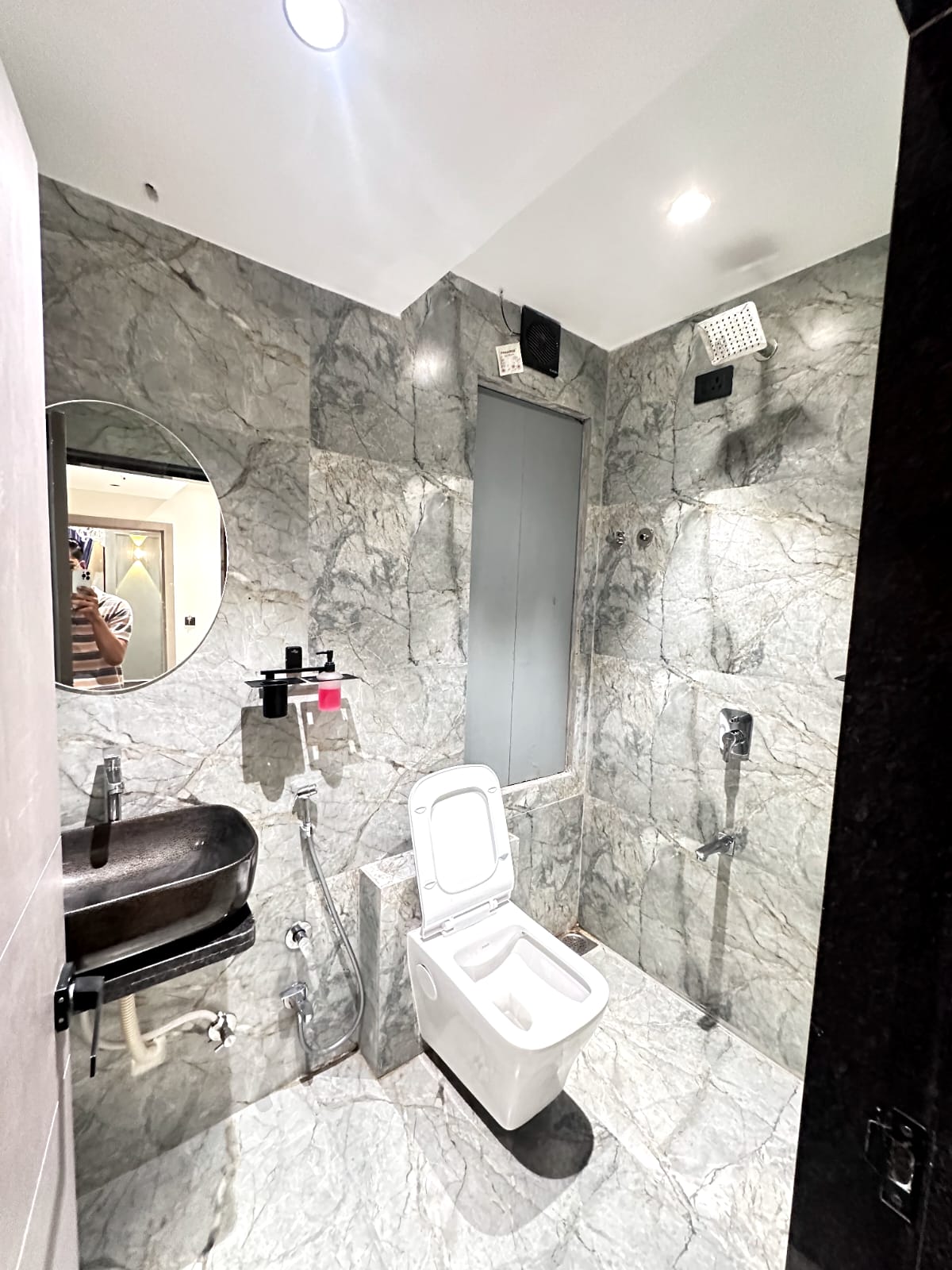 v love hotel surat - Tap to explore photos
