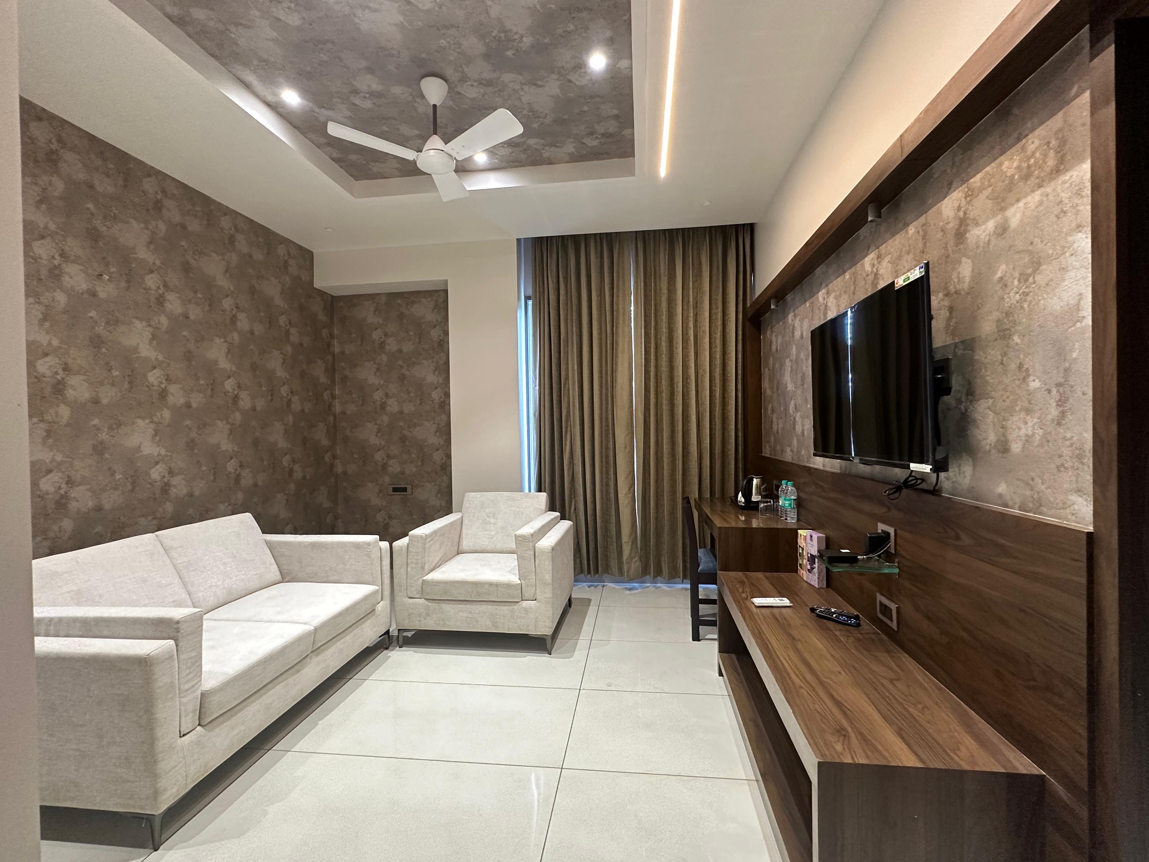 Hotel Golden Heritage Dapoli - Tap to explore photos