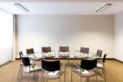 NOVOTEL NUERNBERG MESSEZENTRUM, Roth