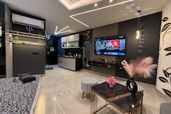 Rooms n views, Greater Noida