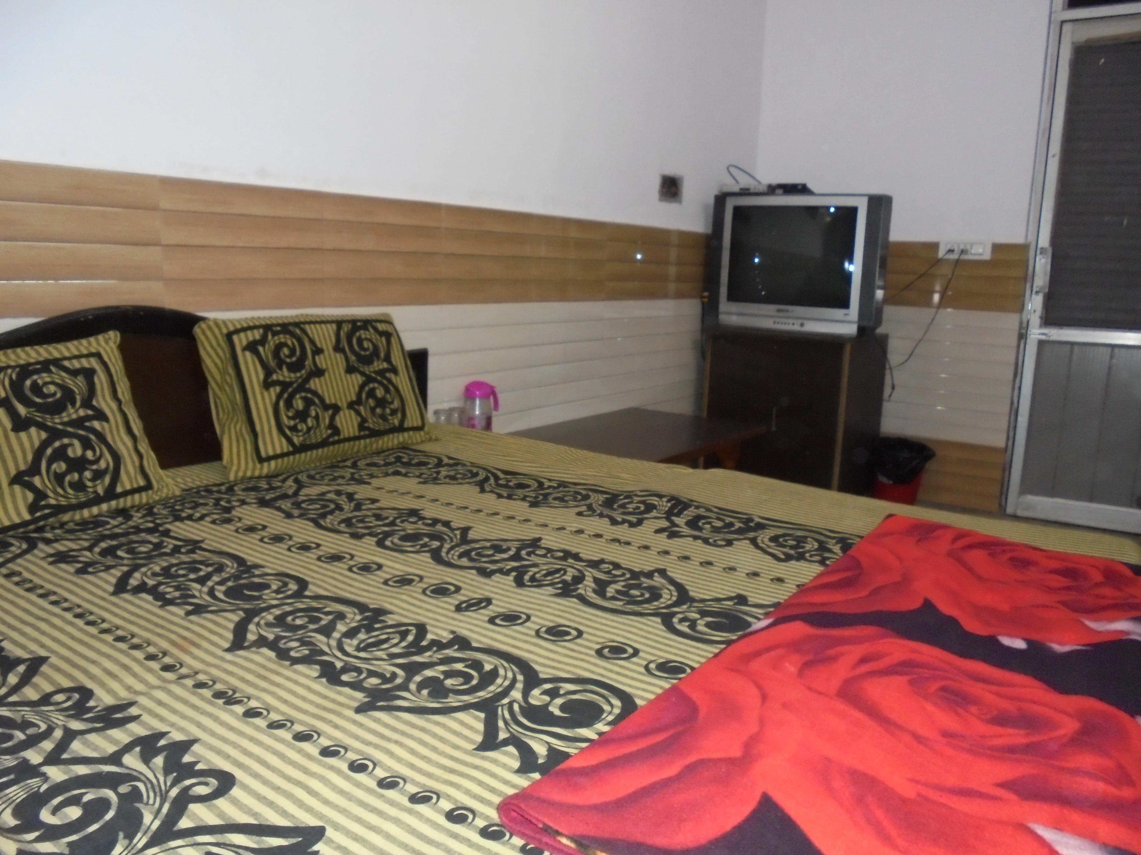 Tirupati Guest House - Tap to explore photos
