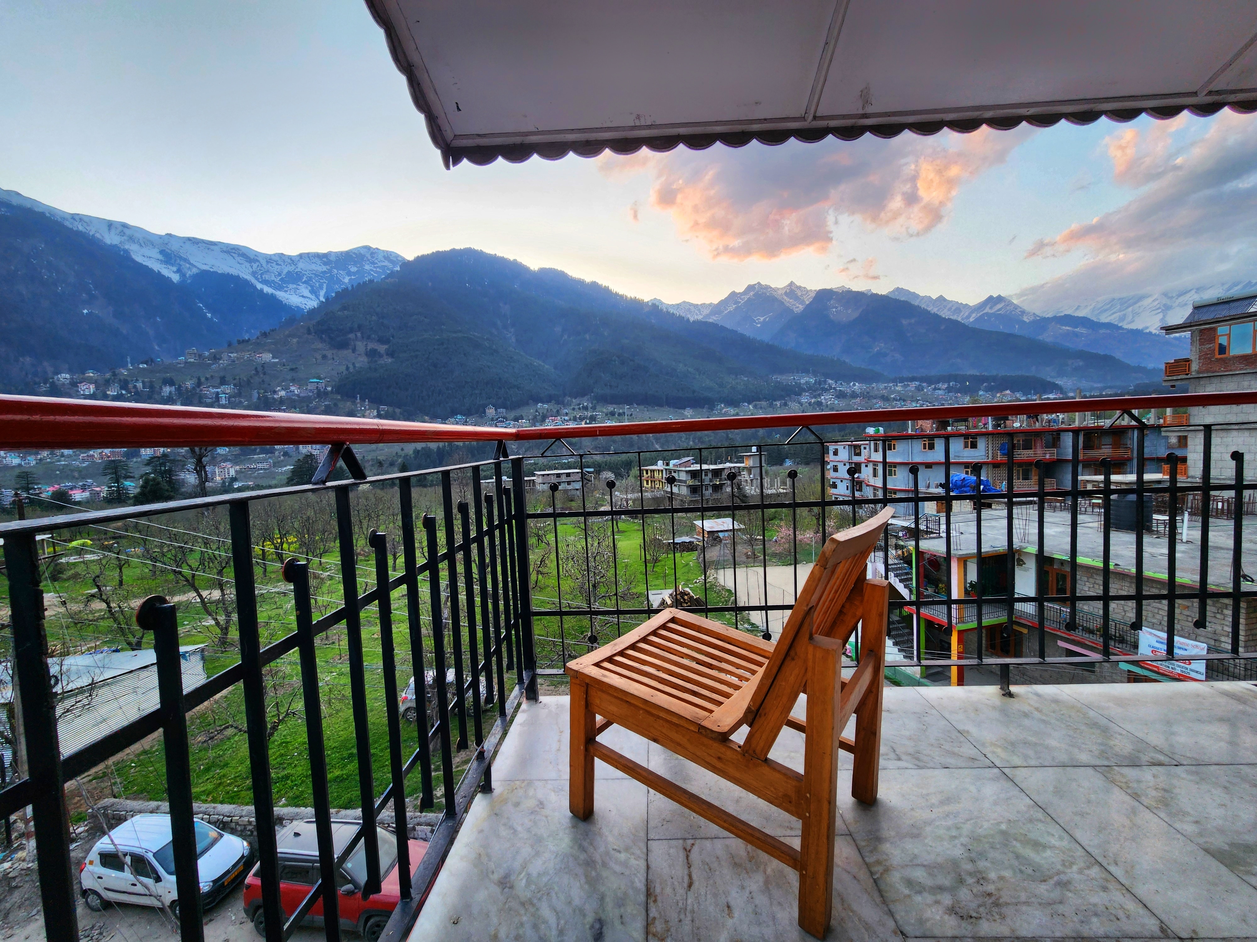  Hotel Kundan Inn - Tap to explore photos