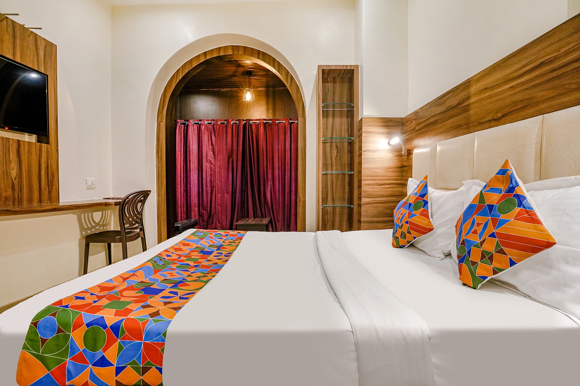 FabExpress Abad Inn - 700m from Gateway of India - Tap to explore photos