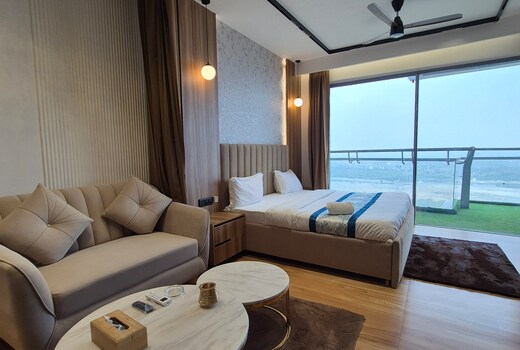 Flat in Noida   Grande by Zenith