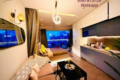 Cozy   luxury spira suite   with amazing view, Noida