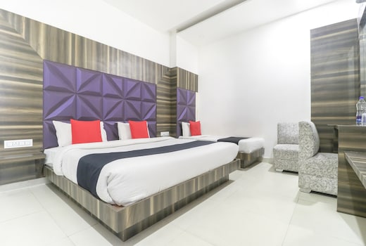 OYO 77326 Hotel Royal View