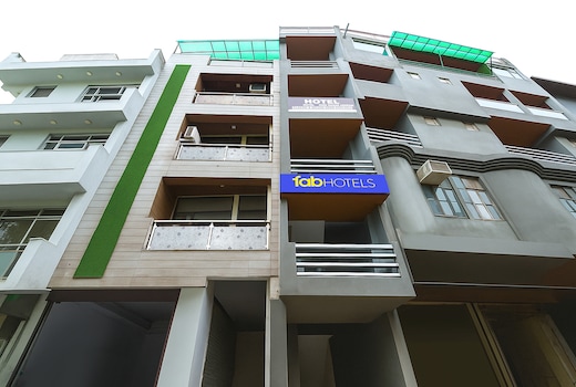 FabHotel Hari Nagar Ashram