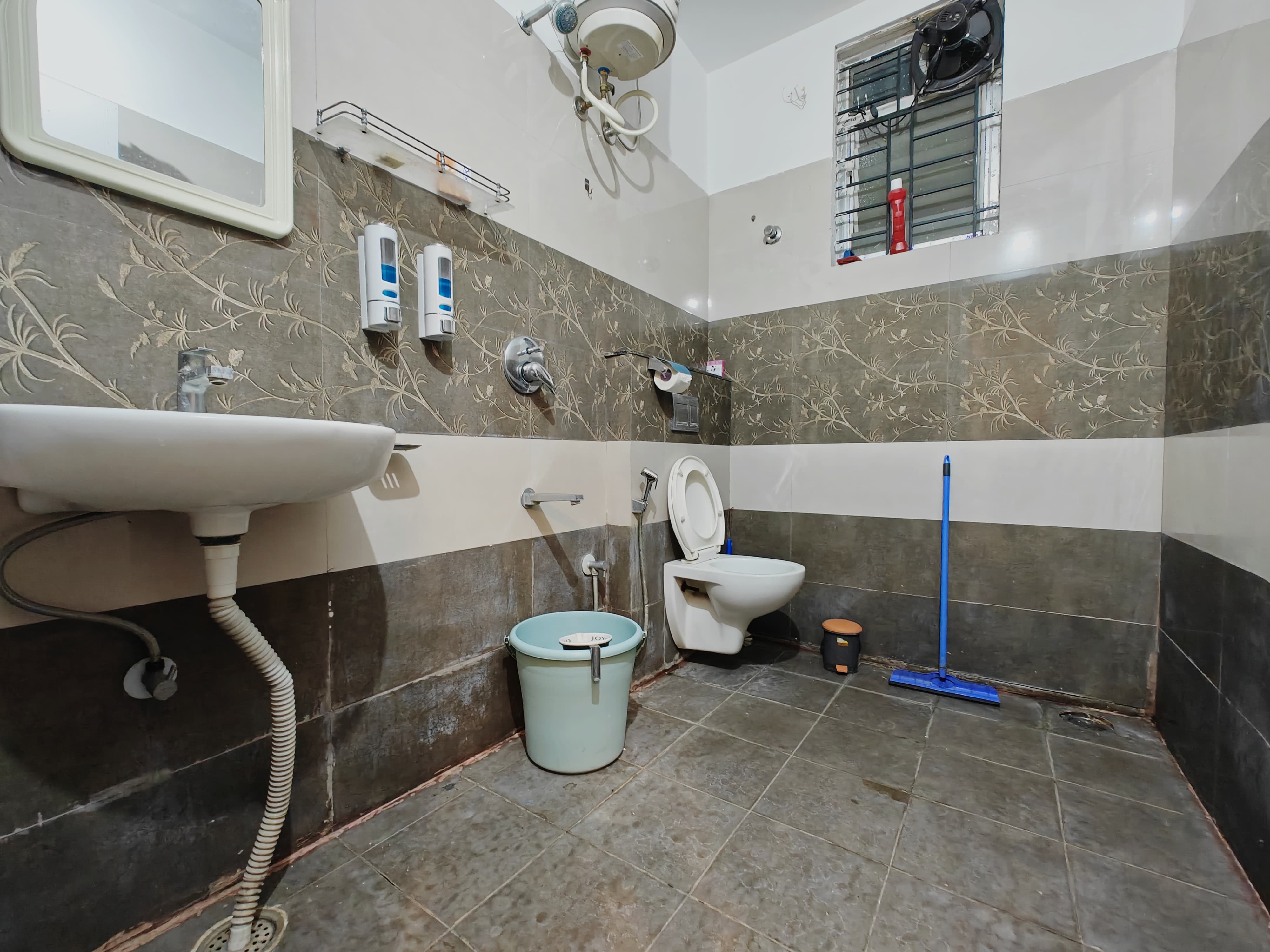 Aurora Cozy 1BHK HARALUR - Tap to explore photos