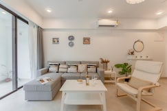 Peaceful 1BHK Apartment with Pool near Candolim Beach | Hireavilla, Goa