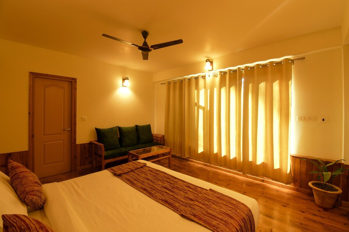 Villa De Montana - 4 BHK Villa at Mashobra by The Blue Kite - Tap to explore photos