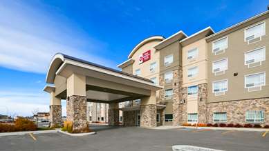 Best Western Plus Okotoks Inn & Suites - Tap to explore photos