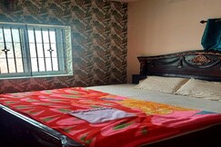 Misty Cliff Cottage - Located on a View Point, Yercaud