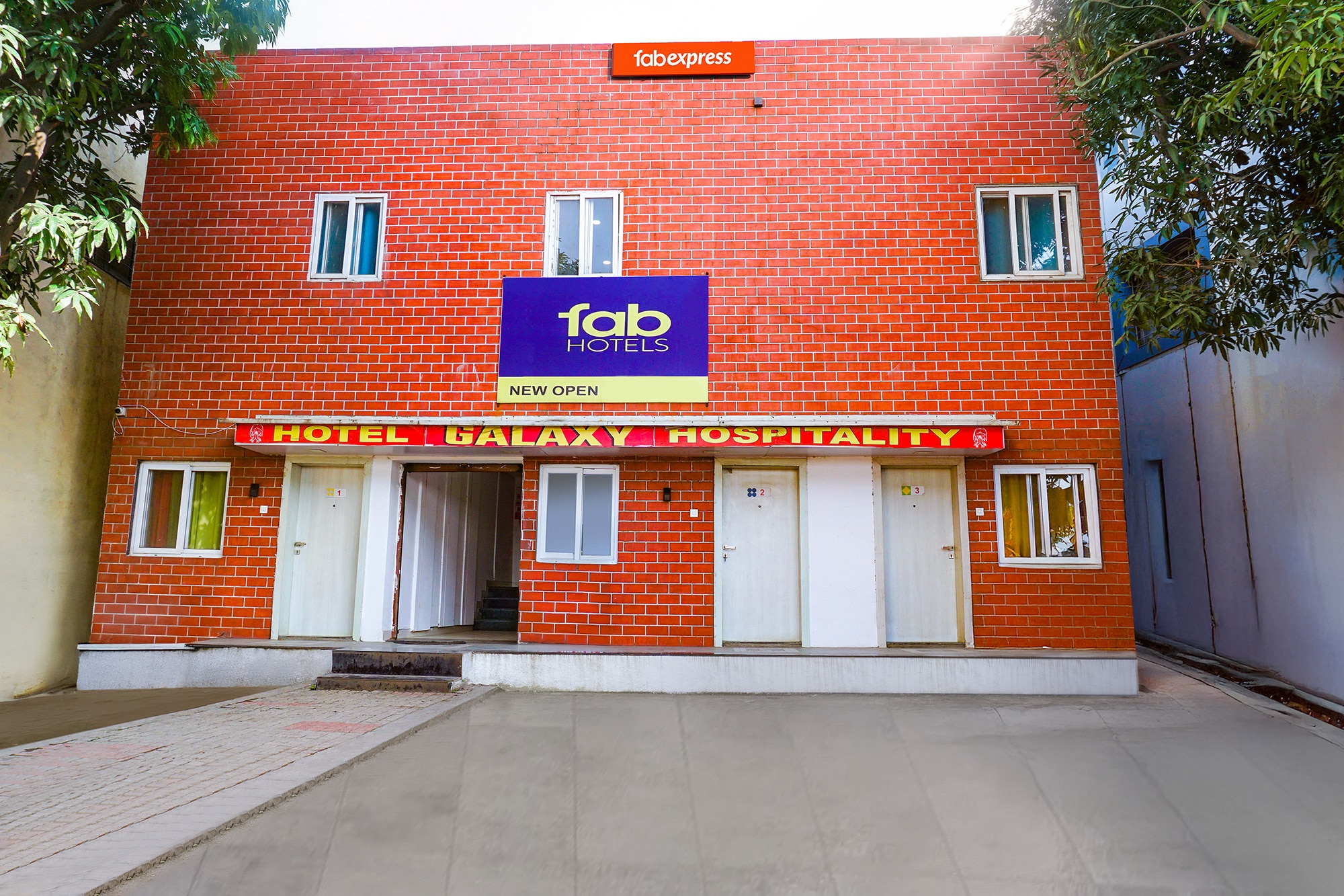 FabExpress Galaxy Hospitality - Nr. Eden Park - Tap to explore photos