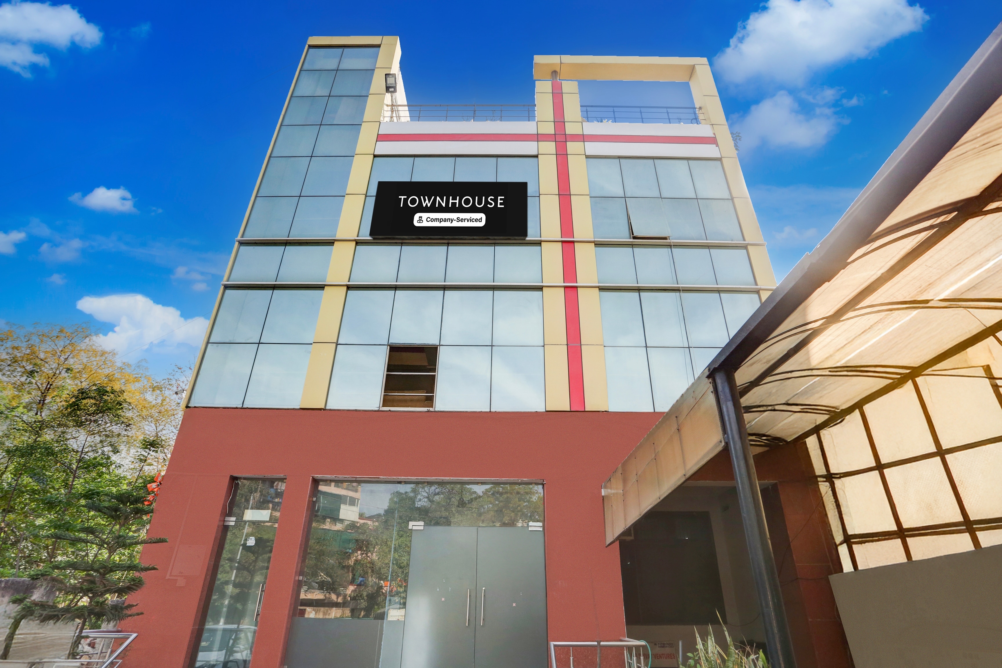 Super Townhouse Sector 4 Gurgaon - Tap to explore photos