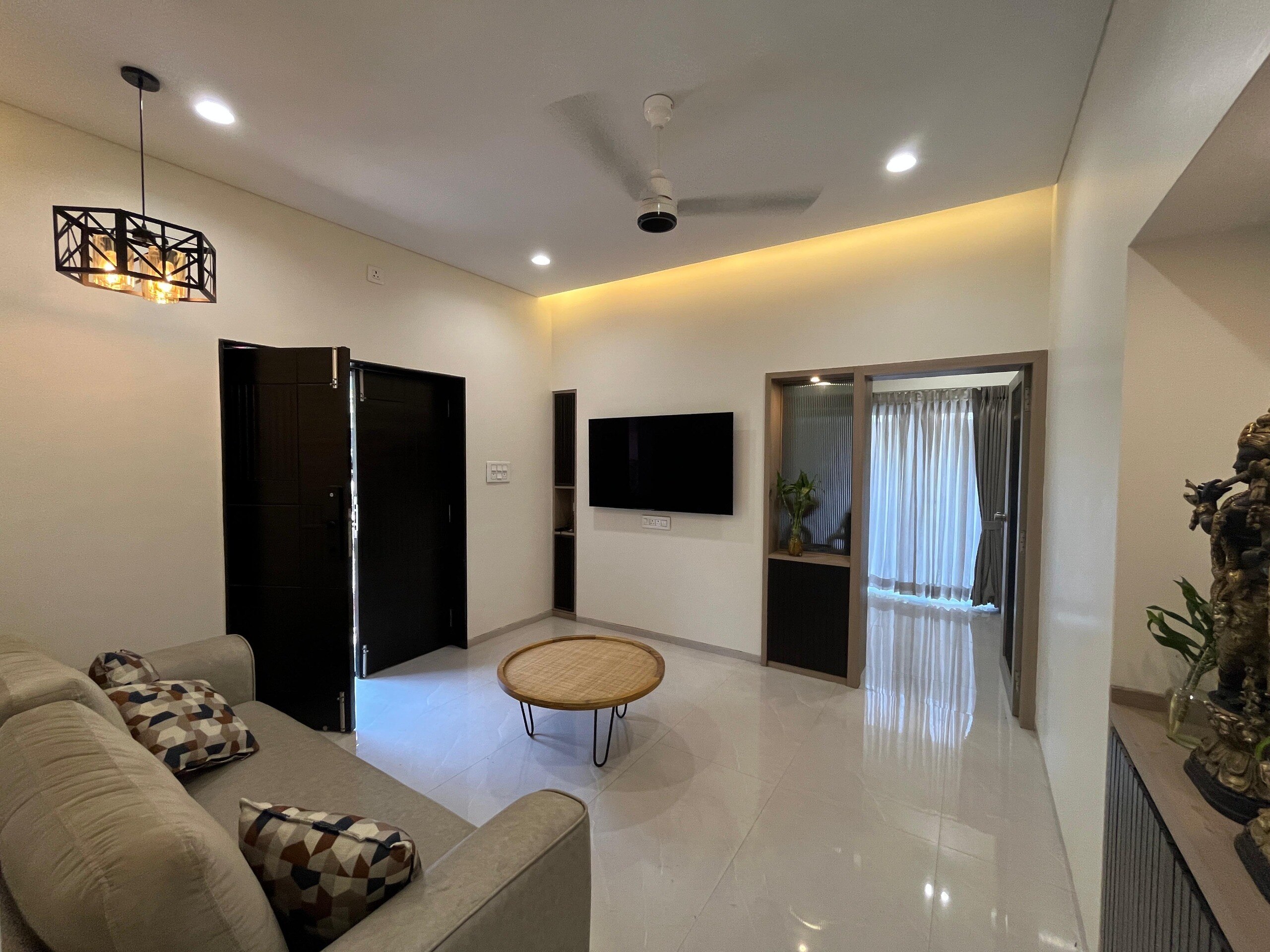 Spacious Garden Home In Heart Of The City 3
