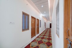 SPOT ON R M Hotel, Prayagraj