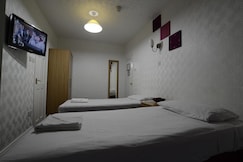 Park Hotel Ilford,  London