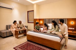 Hotel Cresent, Varanasi