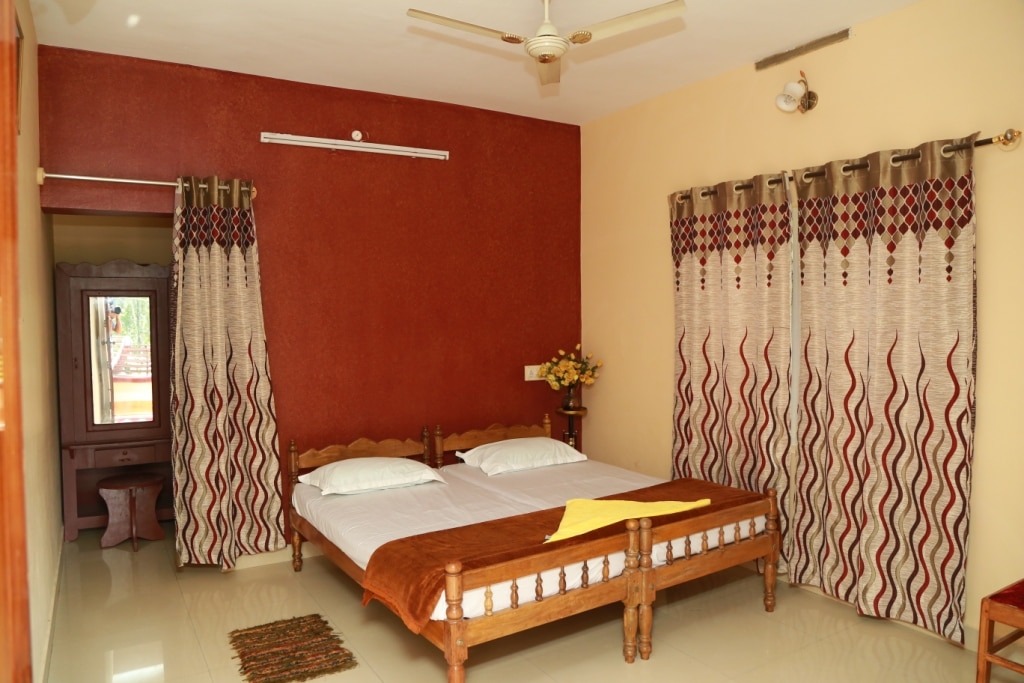 Ferndale Homestay - Tap to explore photos