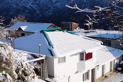 Ess & Bee Resorts, Dharamshala