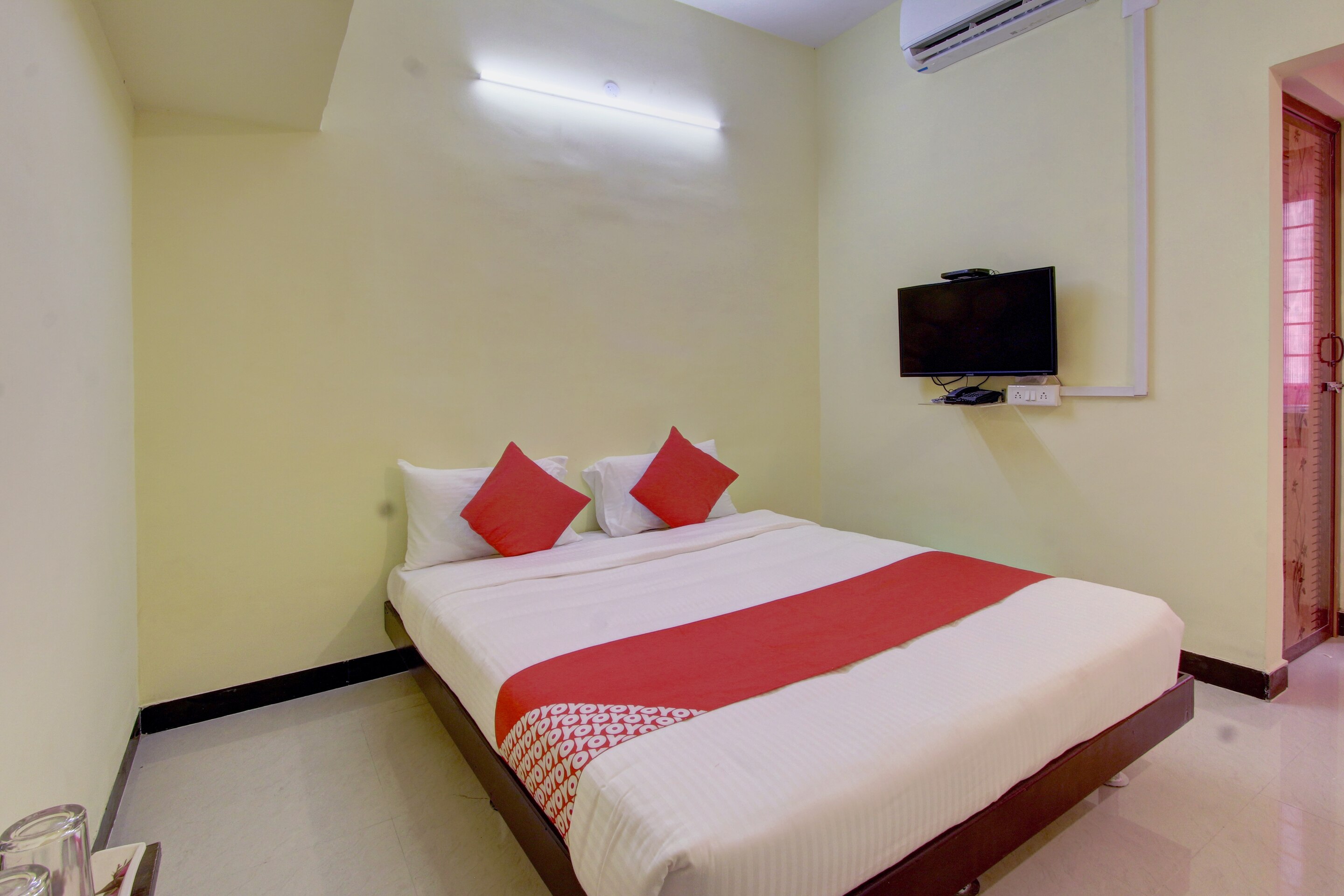 Oyo 24332 Lotus Stays Coimbatore Use Code Oyopaynow To Avail