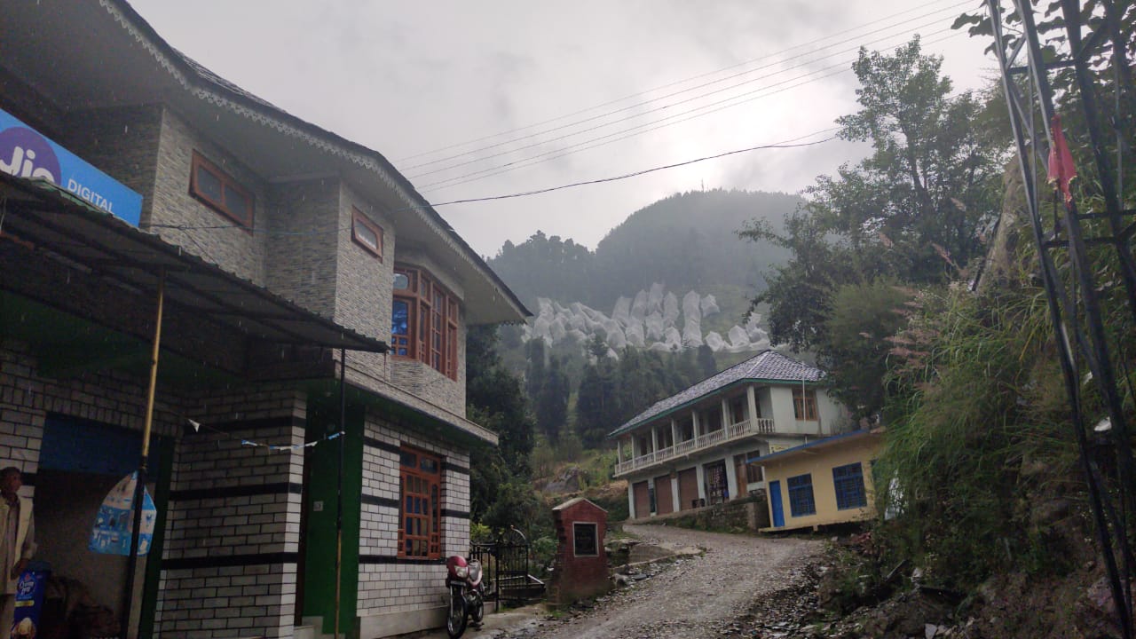 PANDAV SHILLA Home stay - Tap to explore photos