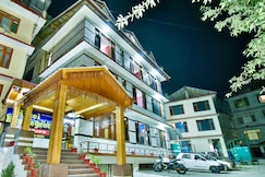 Hotel Him Regency - 2 Mins drive from Volvo Bus Stand, Manali