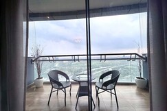 Riverside Bliss Stay At  Supernova Noida80777, Noida