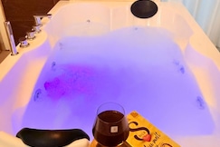 Jacuzzi with Skyview By Cayetana   Railway Station, Jaipur