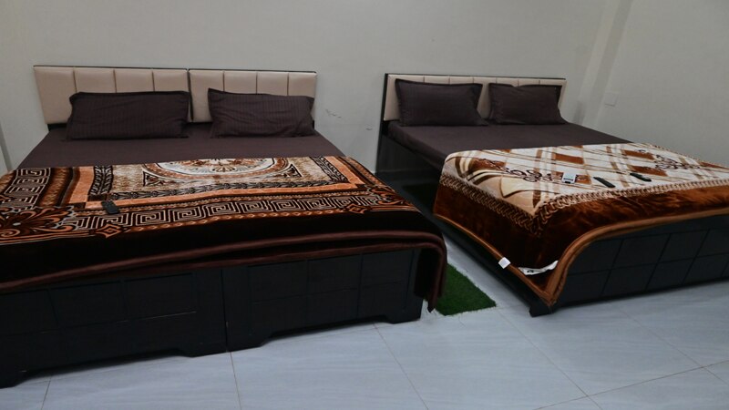 MISHRA JI PAYING GUEST HOUSE - Tap to explore photos