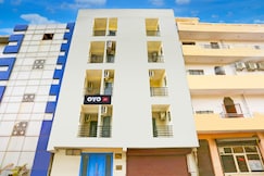 Super Hotel O Near Uttam Nagar East Metro, Delhi