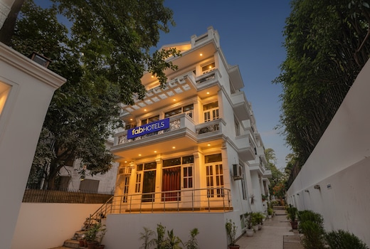 FabHotel Royal Spark Inn