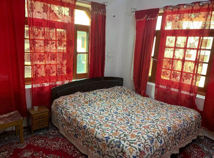 Zaitoon Homestay - Tap to explore photos