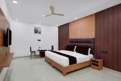 Super Collection O Sector 18 Metro station, Noida