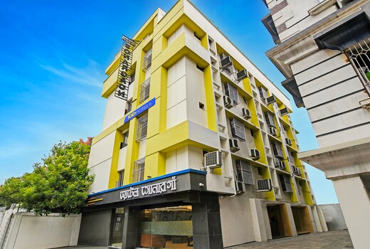 FabHotel Sonargaon - Near park street