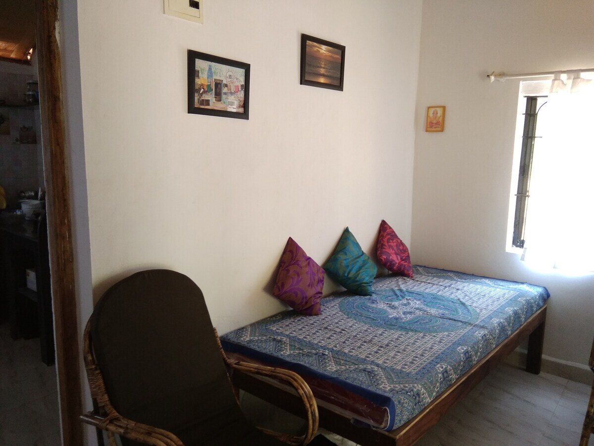 Studio,Rver& SeaView on Talpona road Wifi,Ac,prk - Tap to explore photos