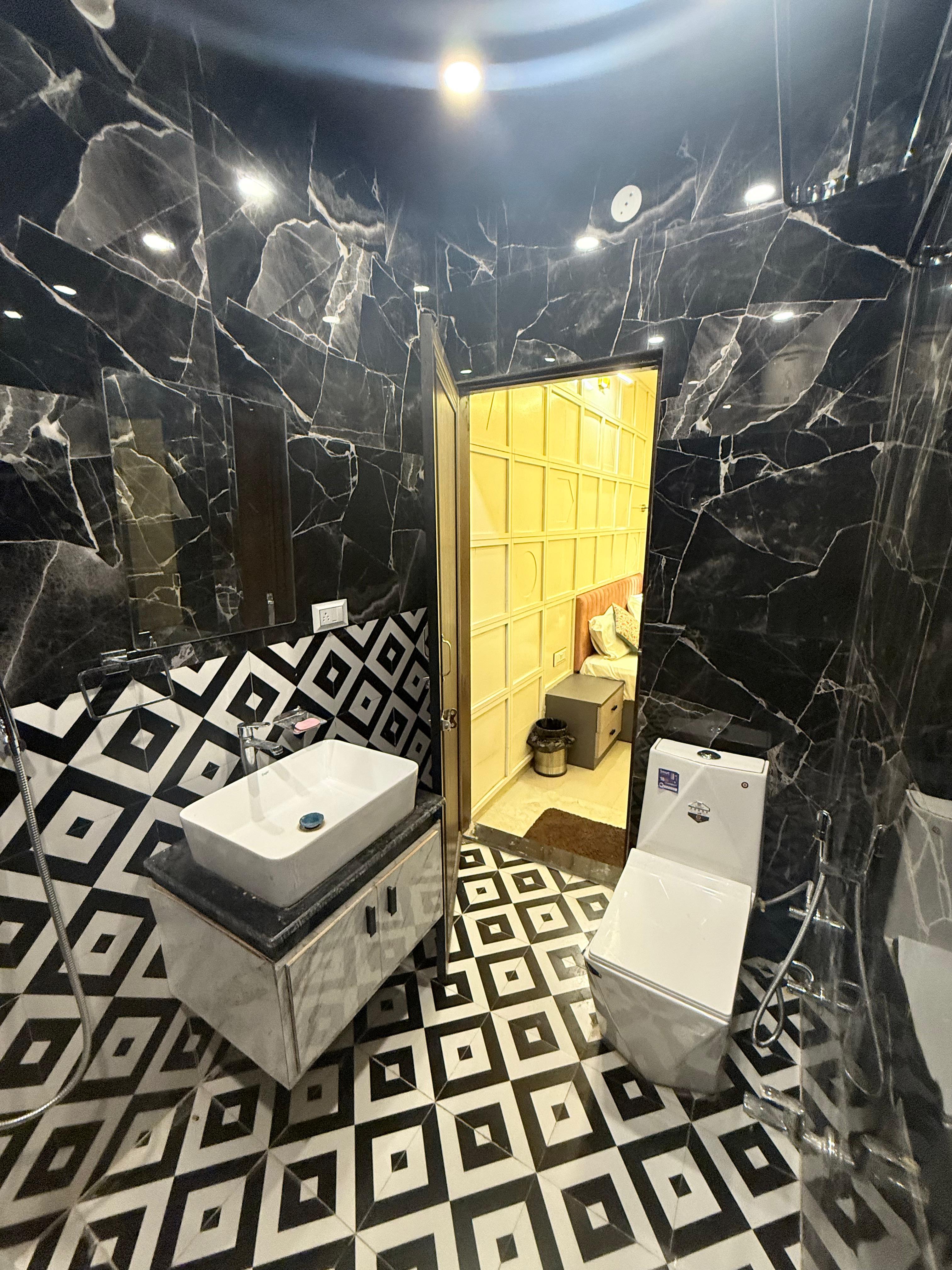 Hotel Shanti Vilas - Tap to explore photos