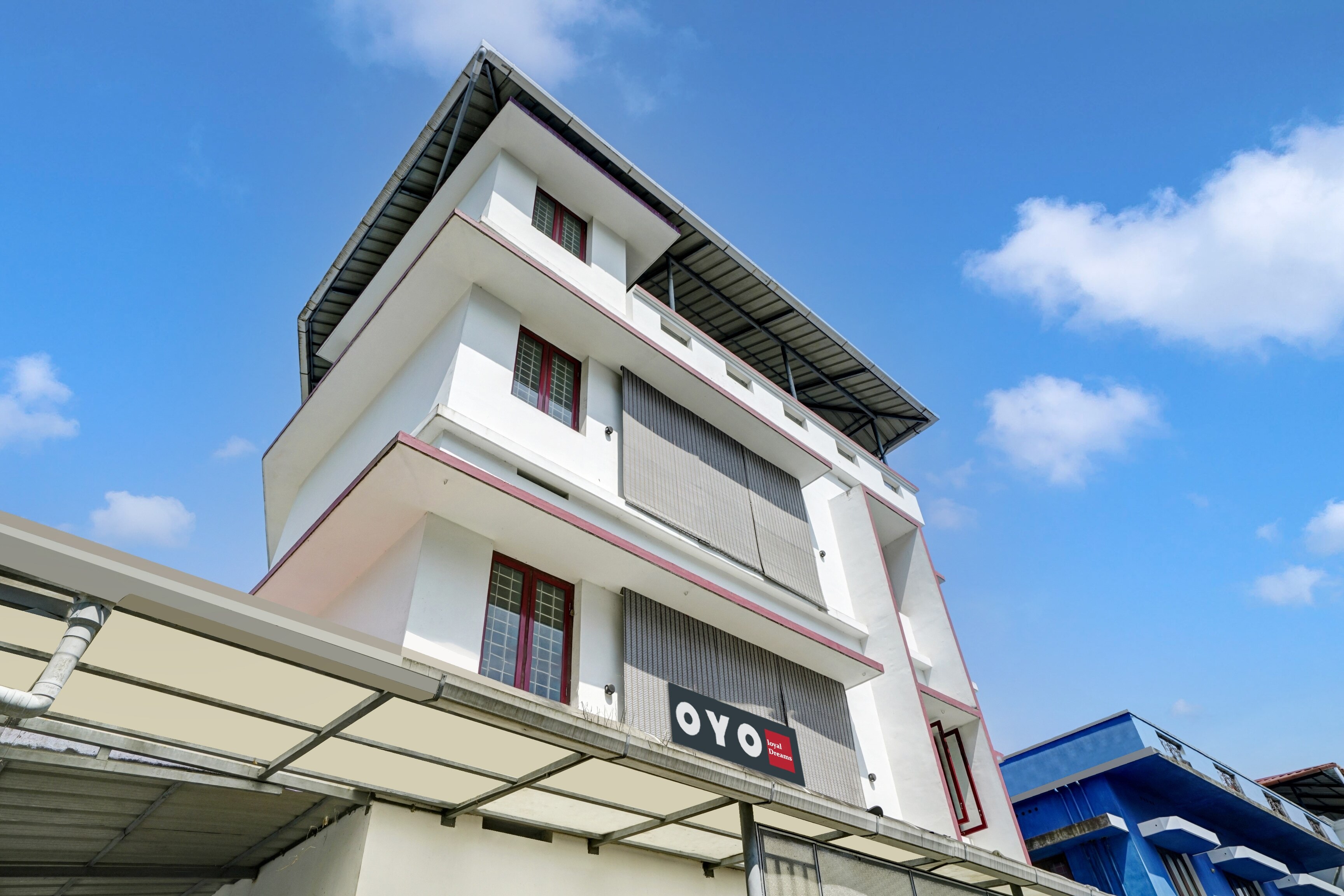Hotel O loyal Dreams - Tap to explore photos