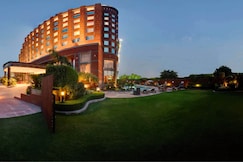 Radisson Blu MBD Hotel Noida, Noida