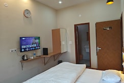 Desert Crown Hotel & Restaurant, Sirsa