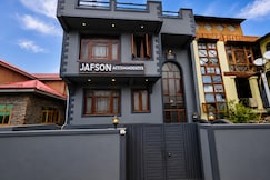 Hotel Jafson Accommodates (5 mins drive to Dal Lake), Srinagar