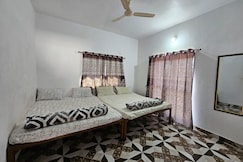 Shri Gurudatt (Patil) Home Stay, Akkalkot